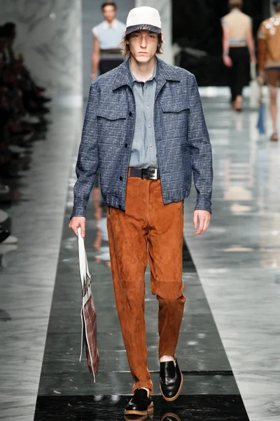 Look 37
